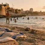 Plage des catalans marseille : sable, accès et baignade en golden hour