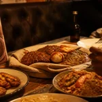 Restaurants africains : thieb & injera, table et assiettes au restaurant à Paris