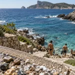 Calanque du cap rousset, eau cristalline et réserve marine sur la Côte Bleue