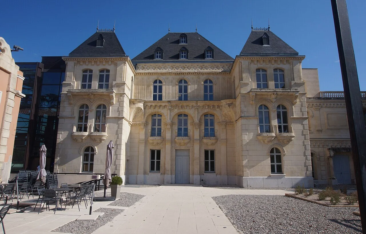 Le château de la Buzine, dans le domaine auquel appartient le parc municipal.