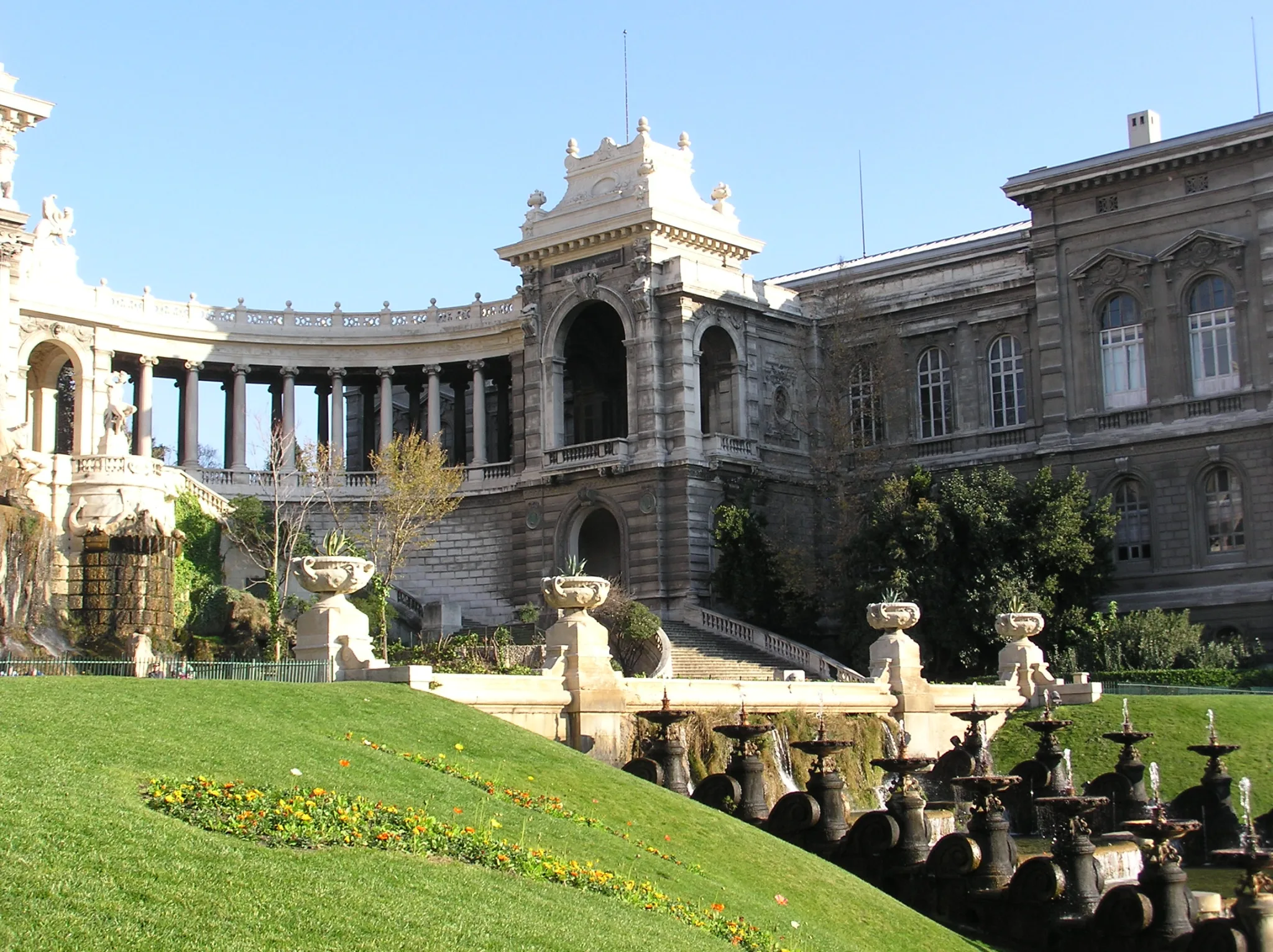 Aile du Palais Longchamp abritant le Muséum d’histoire naturelle.