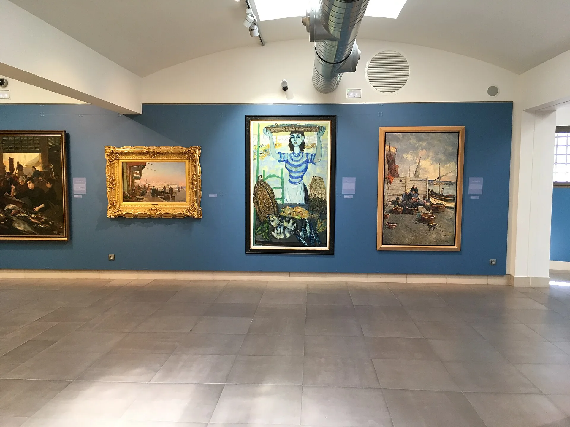 Une salle du Musée Regards de Provence photographiée en 2019.